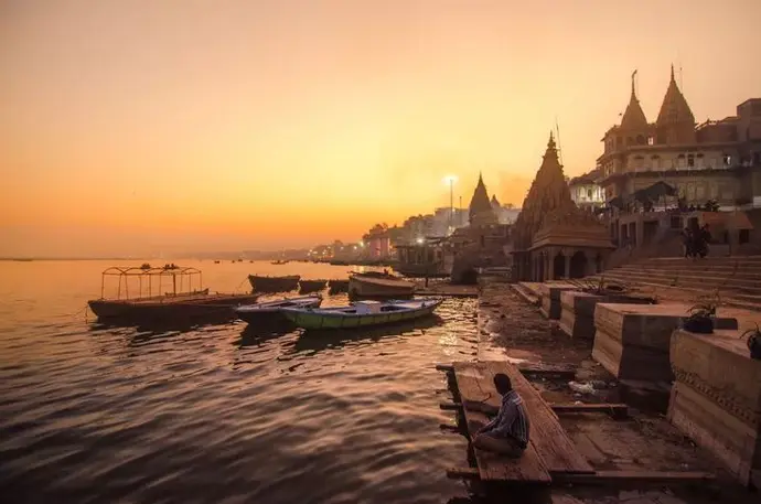 varanasi river view 